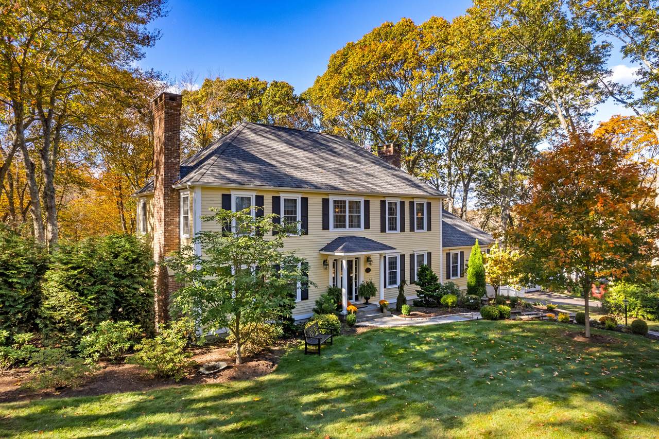 11 Essex Hills Drive - Photo 1