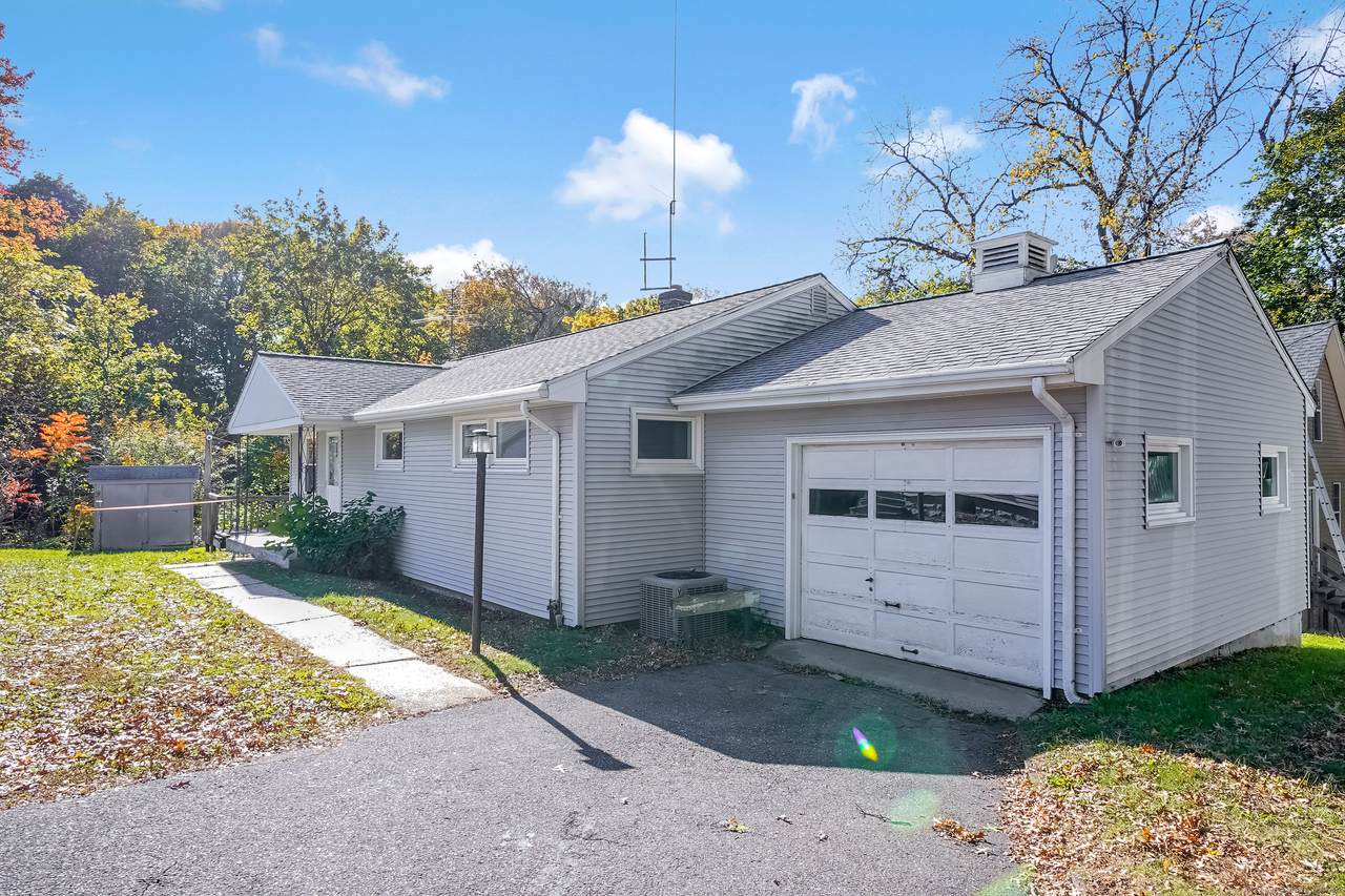 11 Carpet Street - Photo 1