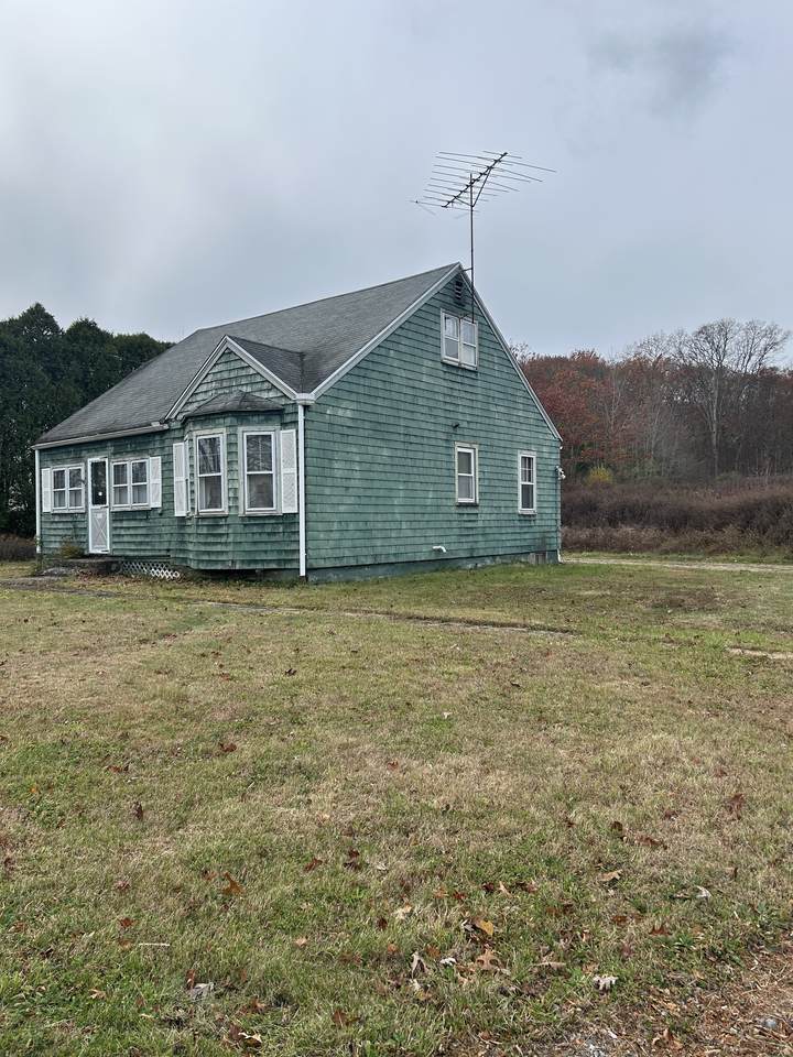 715 Main Street - Photo 1