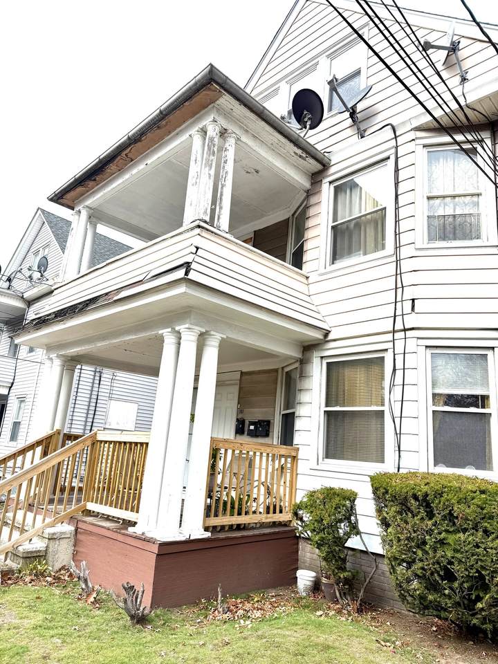 181 Lombard Street - Photo 1