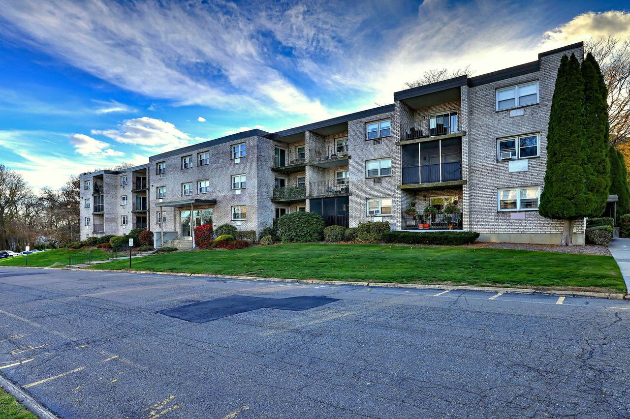 308 Meadowside Road - Photo 1