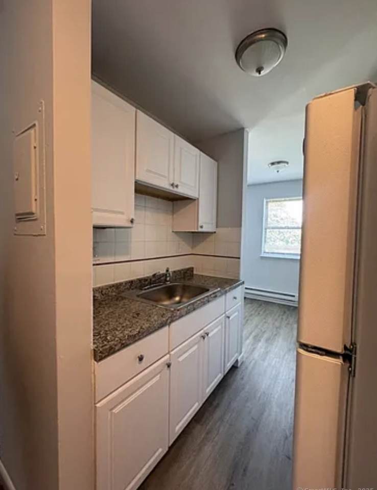 217 Hollister Avenue - Photo 1