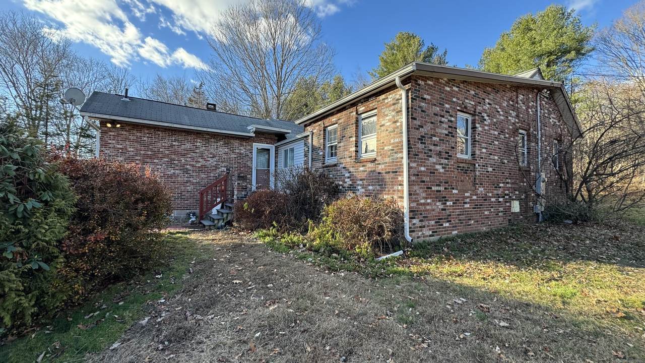 337 Hampton Road - Photo 1