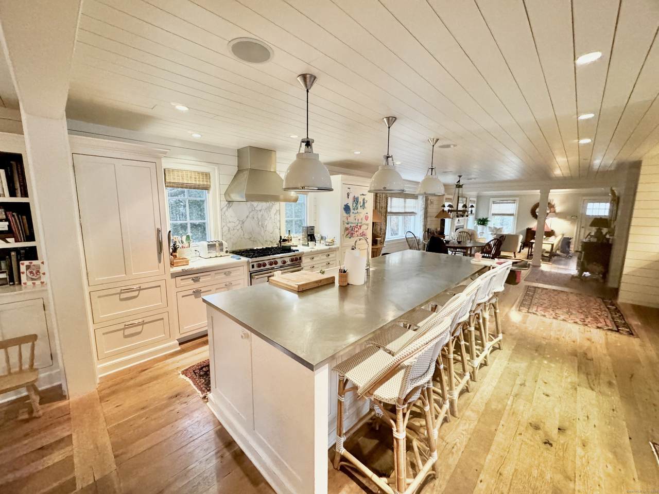 9 Barclay Court - Photo 1