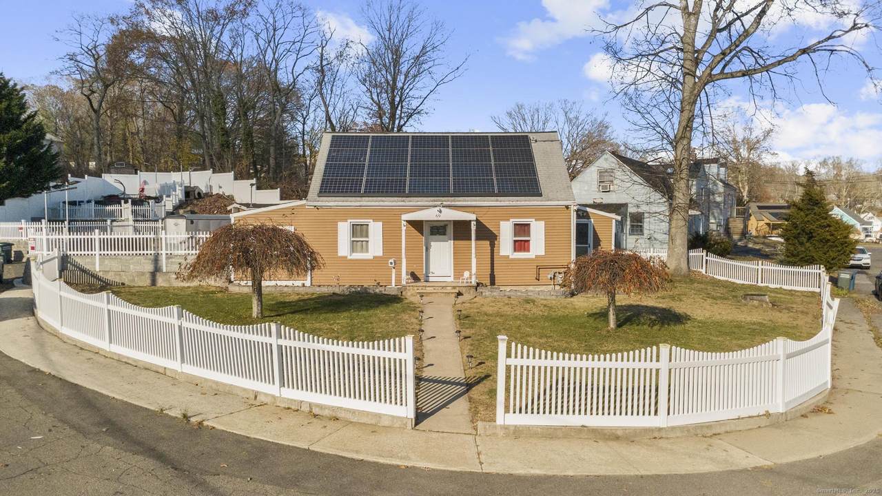 69 Glen Circle - Photo 1