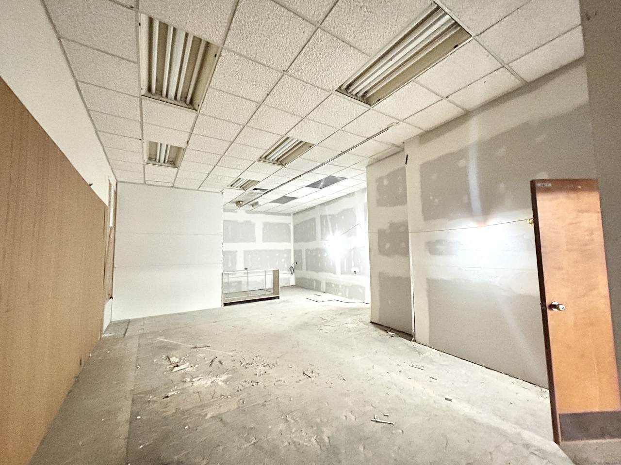 105 Bank Street - Photo 1