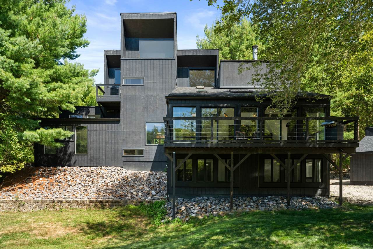 564 Hubbard Road - Photo 1