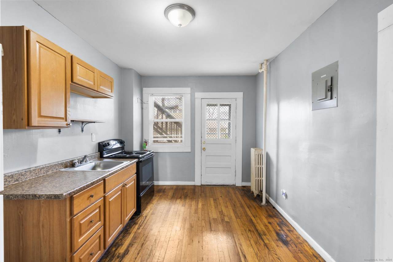 38 Beacon Street - Photo 1