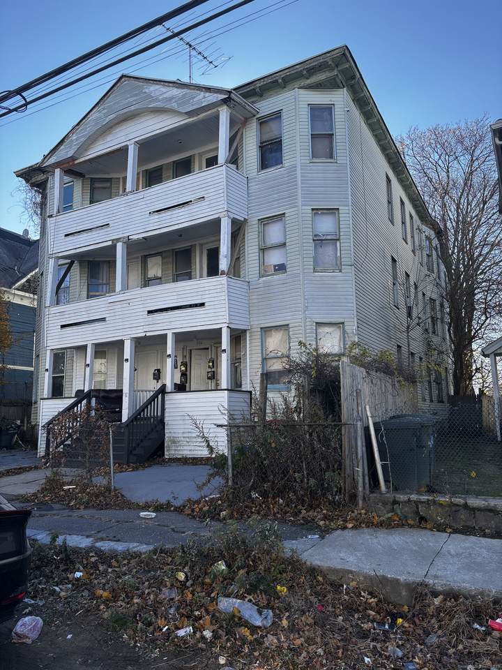 899 Hancock Avenue - Photo 1