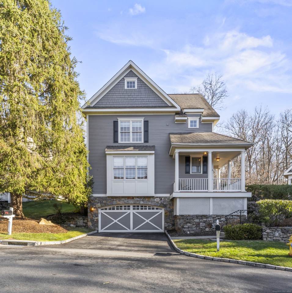 4 Woods Way - Photo 1