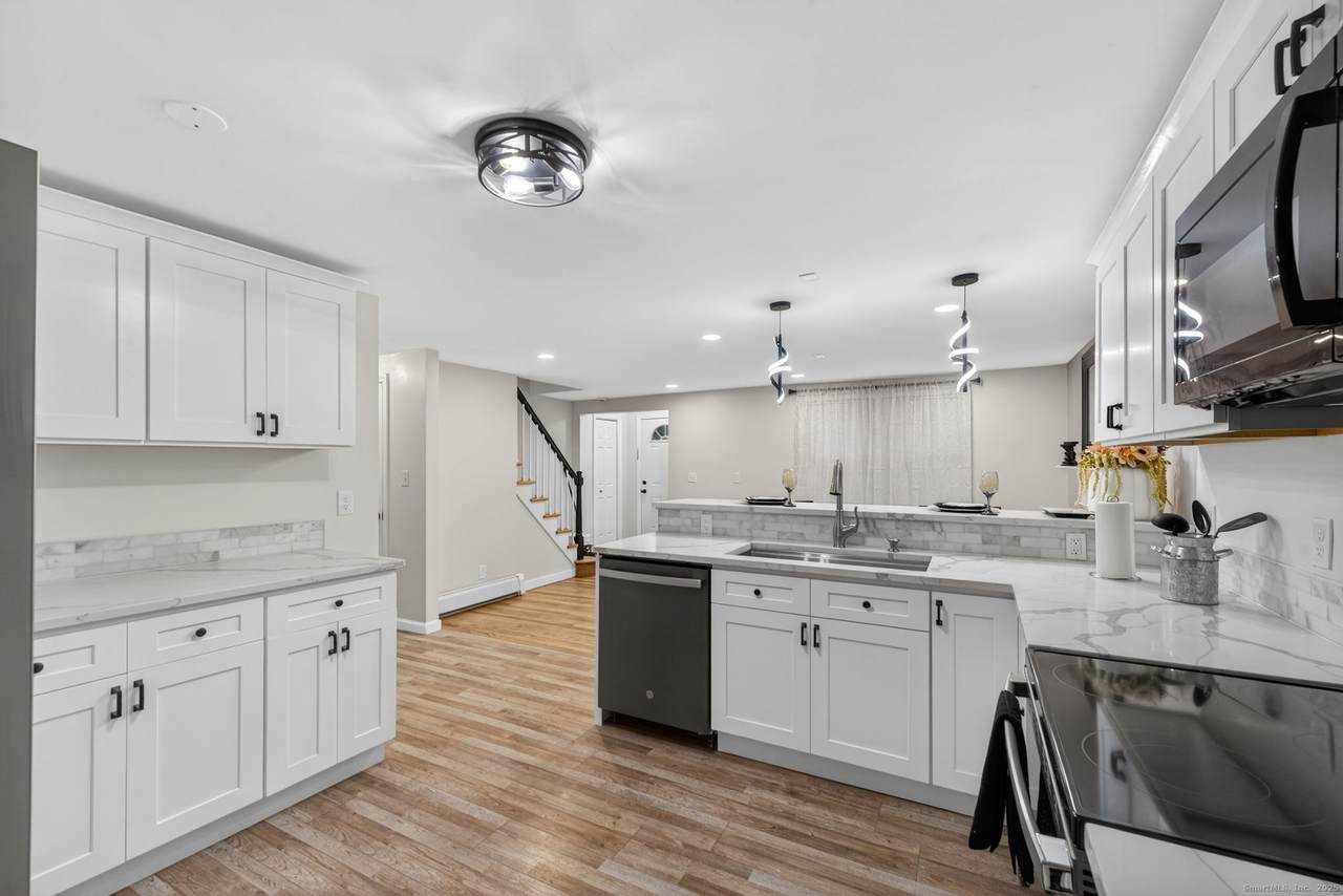 86 Buell Street - Photo 1