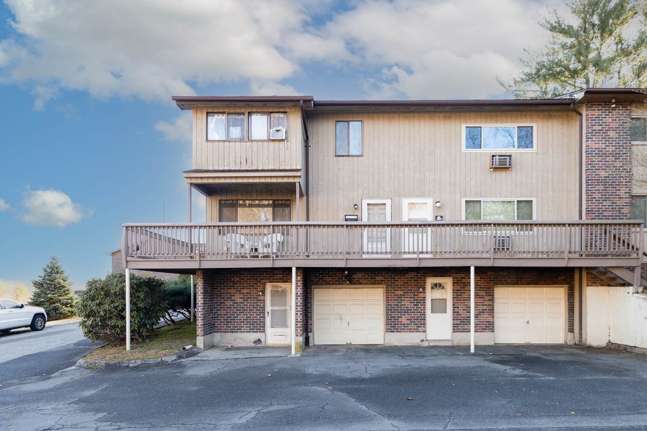 210 Oakville Avenue - Photo 1