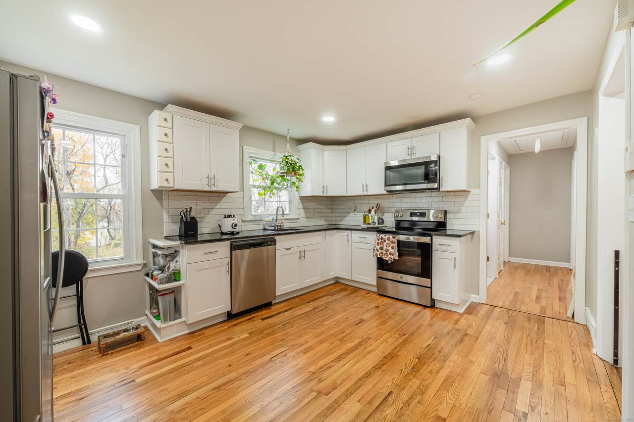 1172 Wintergreen Avenue - Photo 1