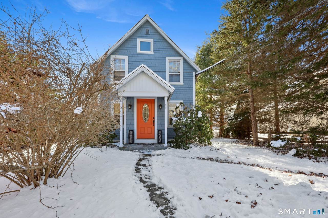 24 Railroad Avenue - Photo 1