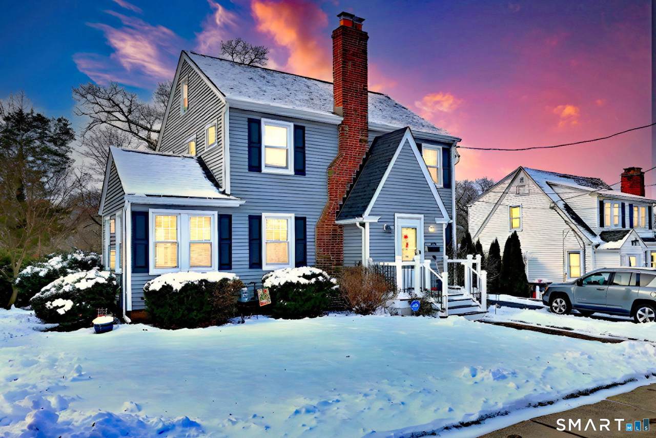 292 Richmond Avenue - Photo 1