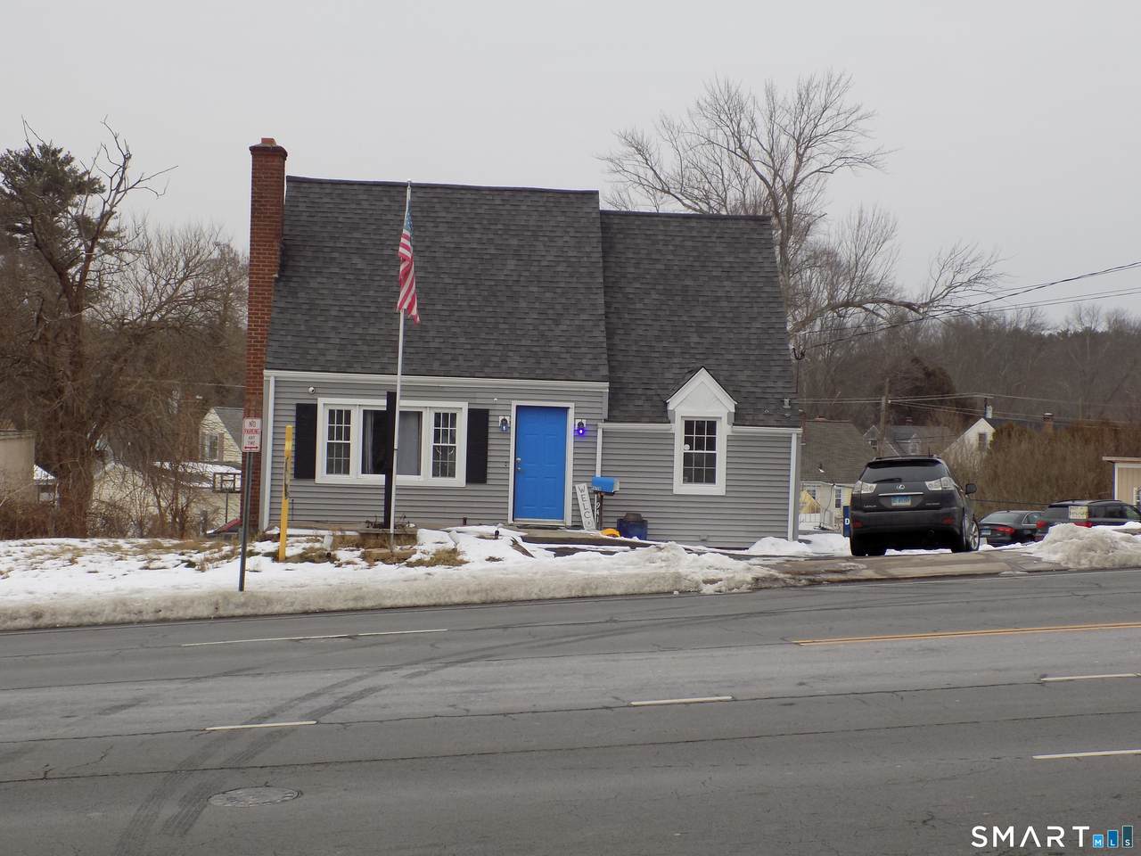 941 Farmington Avenue - Photo 1