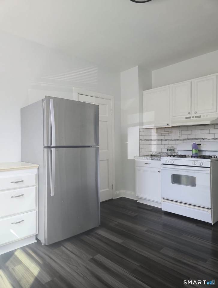 183 Ely Avenue - Photo 1