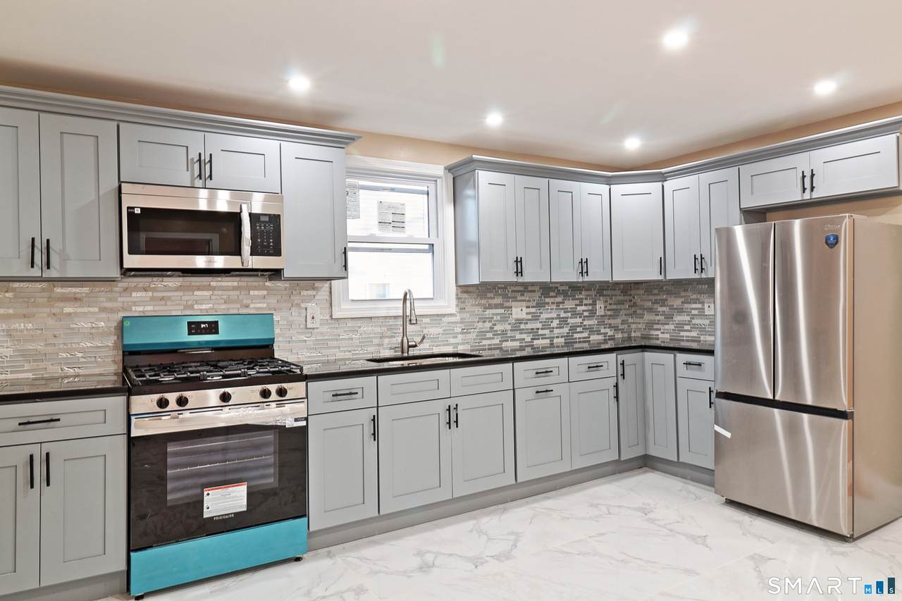 40 Elizabeth Street - Photo 1