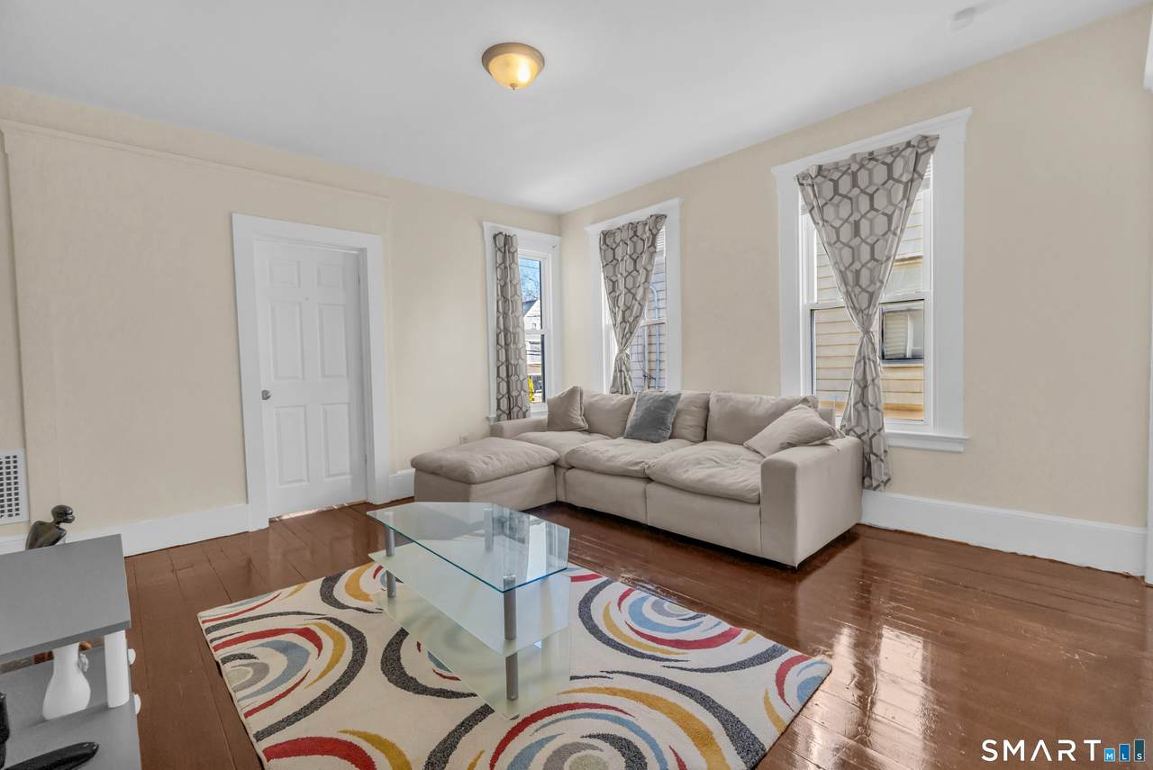 766 George Street - Photo 1