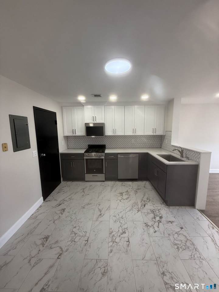8-10 Broad Street - Photo 1