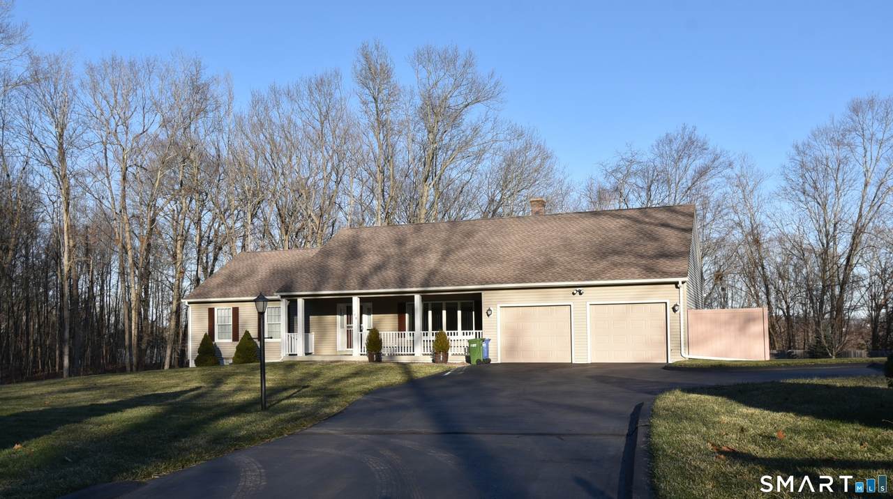 168 Lisa Lane - Photo 1