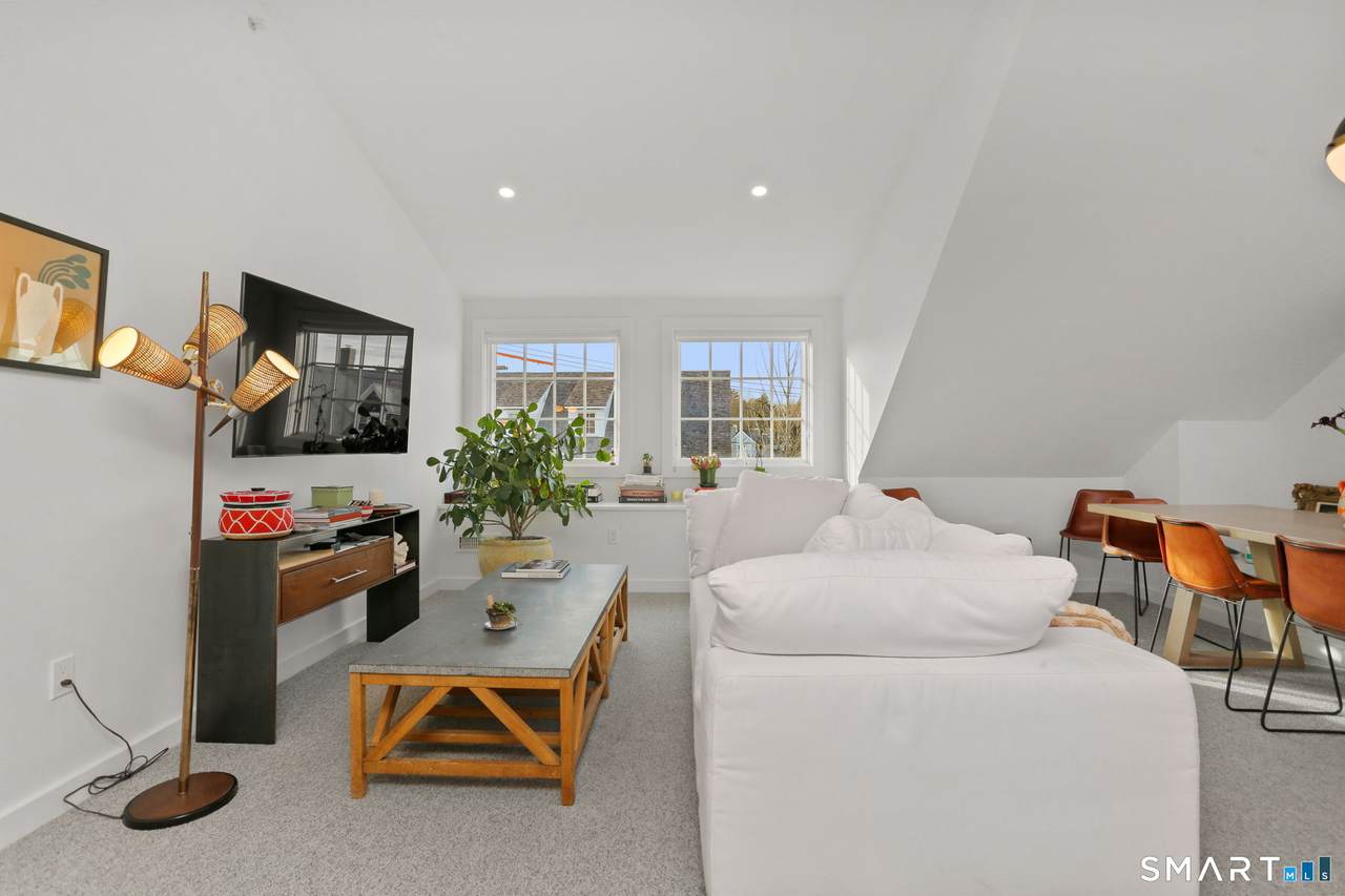 140 Rowayton Avenue - Photo 1