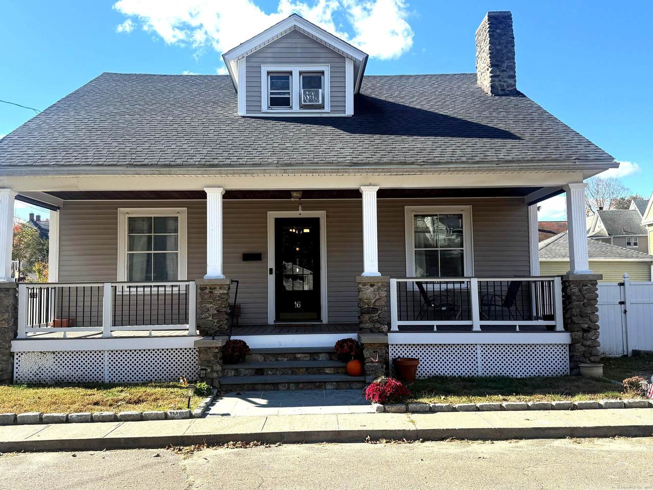 16 Holbrook Court - Photo 1