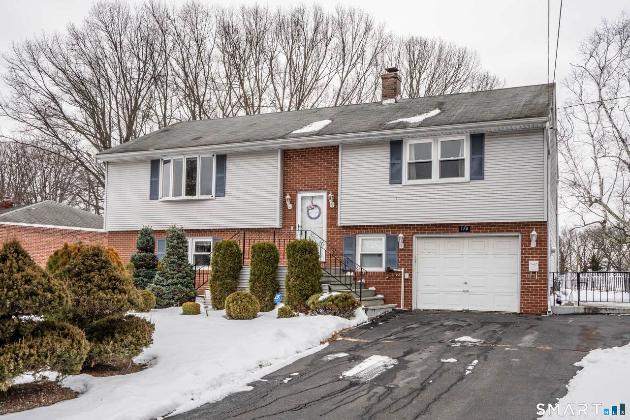 172 Batterson Drive - Photo 1