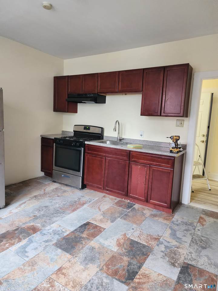 469 Wethersfield Avenue - Photo 1