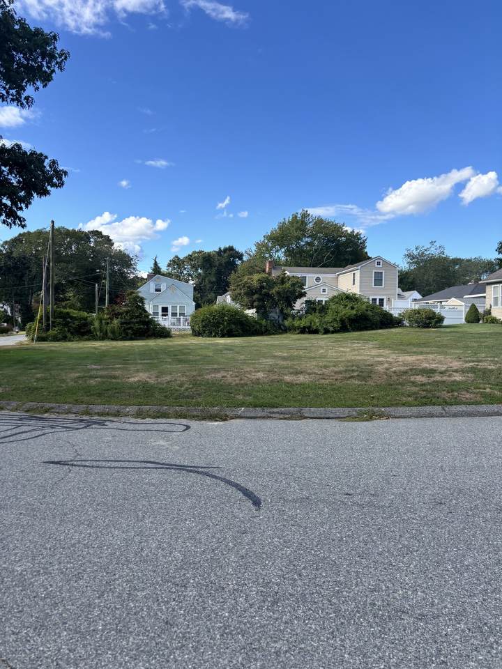 61 Whitecap Road - Photo 1