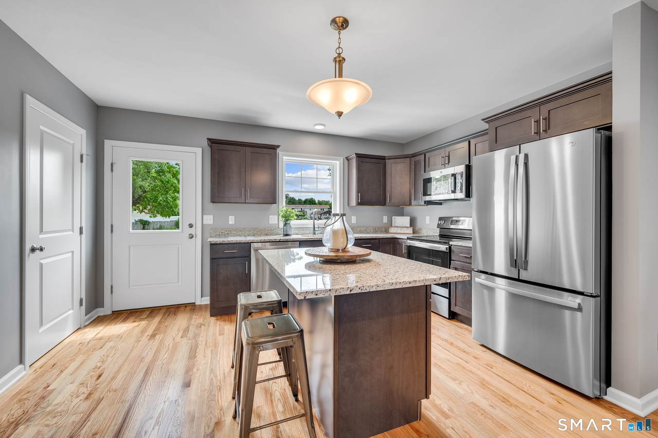 88 Woodhouse Avenue - Photo 1