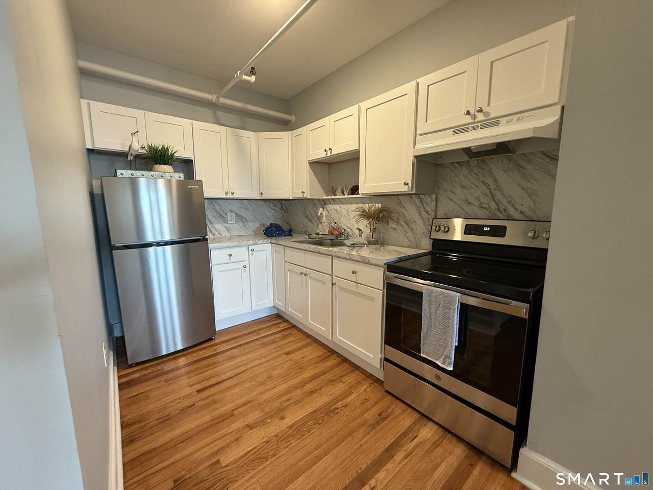 187-205 Bank Street - Photo 1