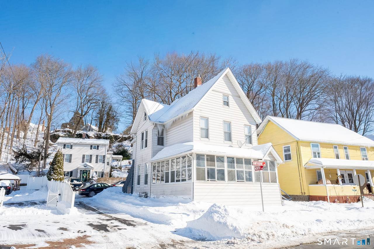 121 Hawthorne Avenue - Photo 1
