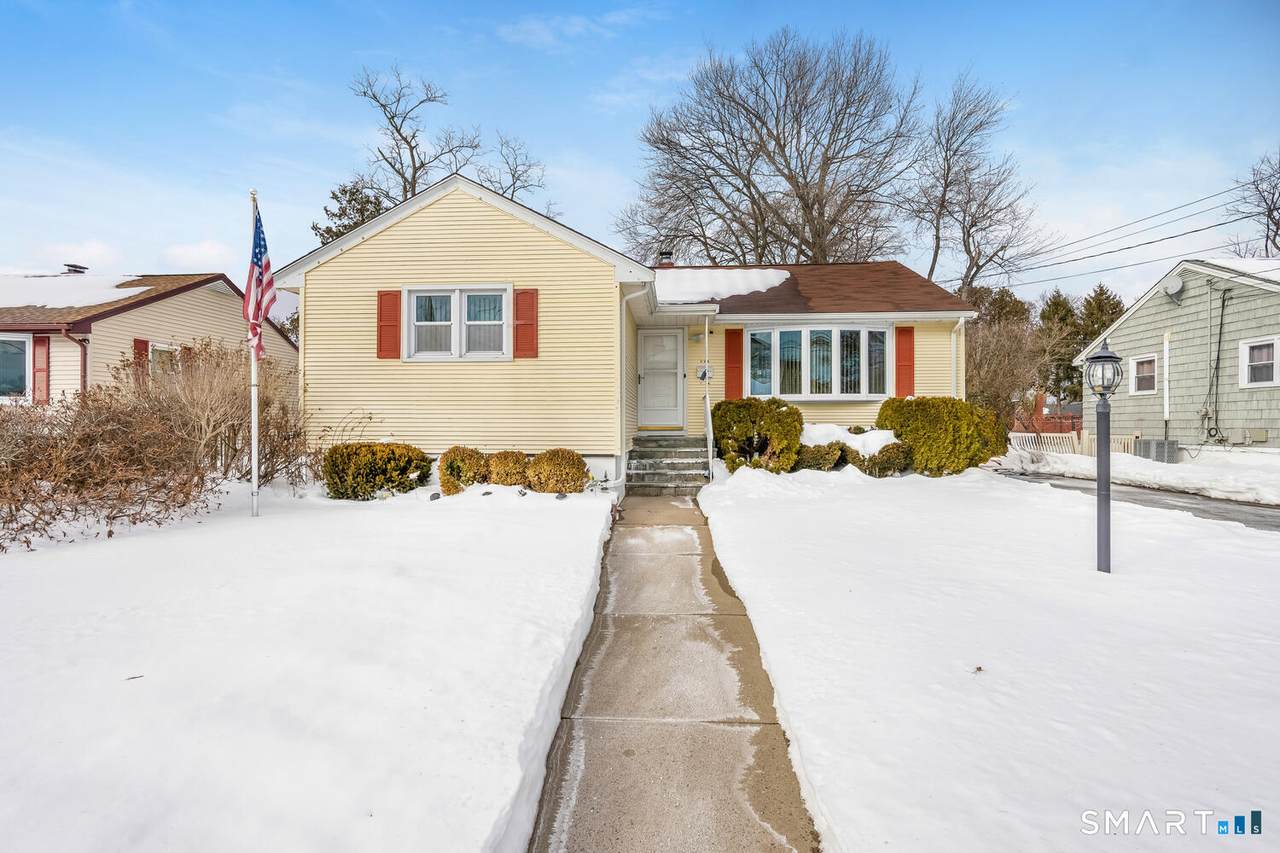 128 Auburn Street - Photo 1