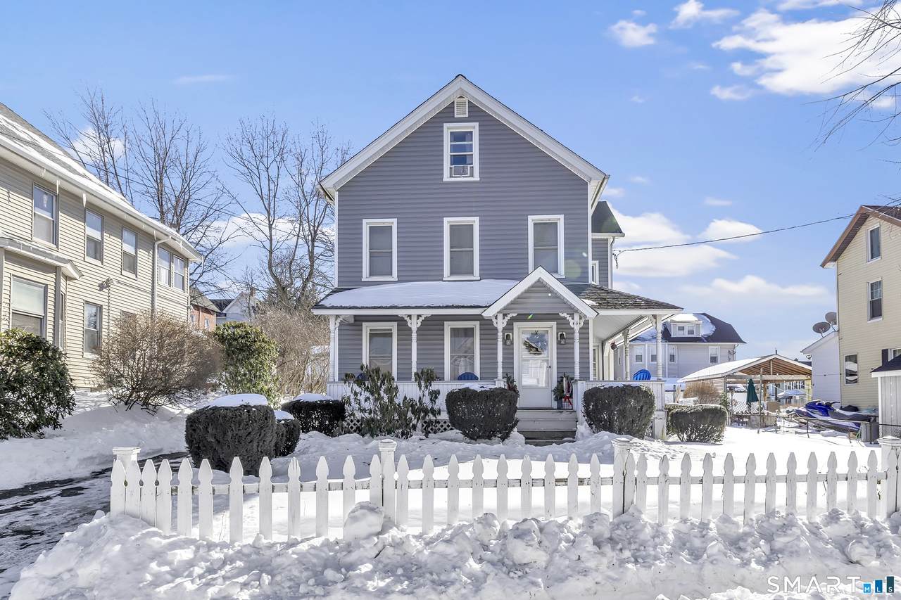 10 Burritt Avenue - Photo 1