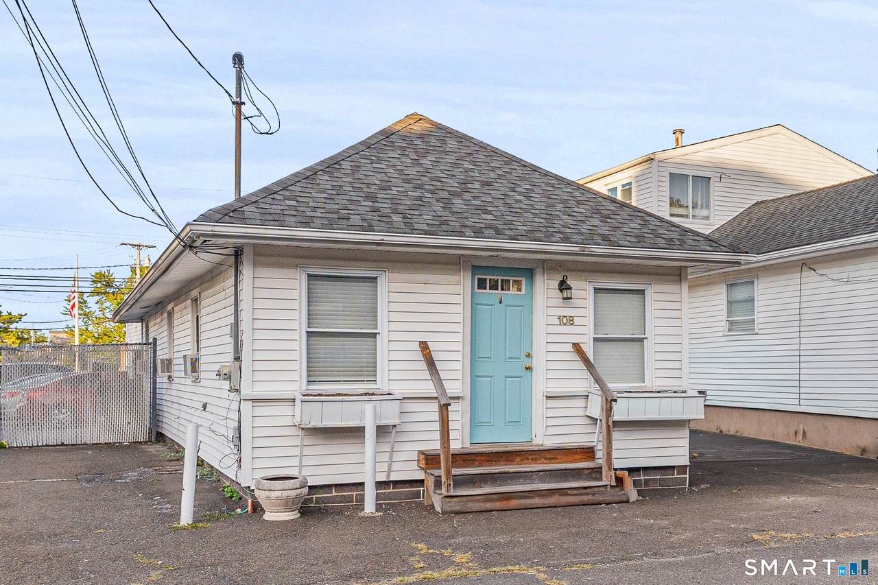 108 College Place - Photo 1