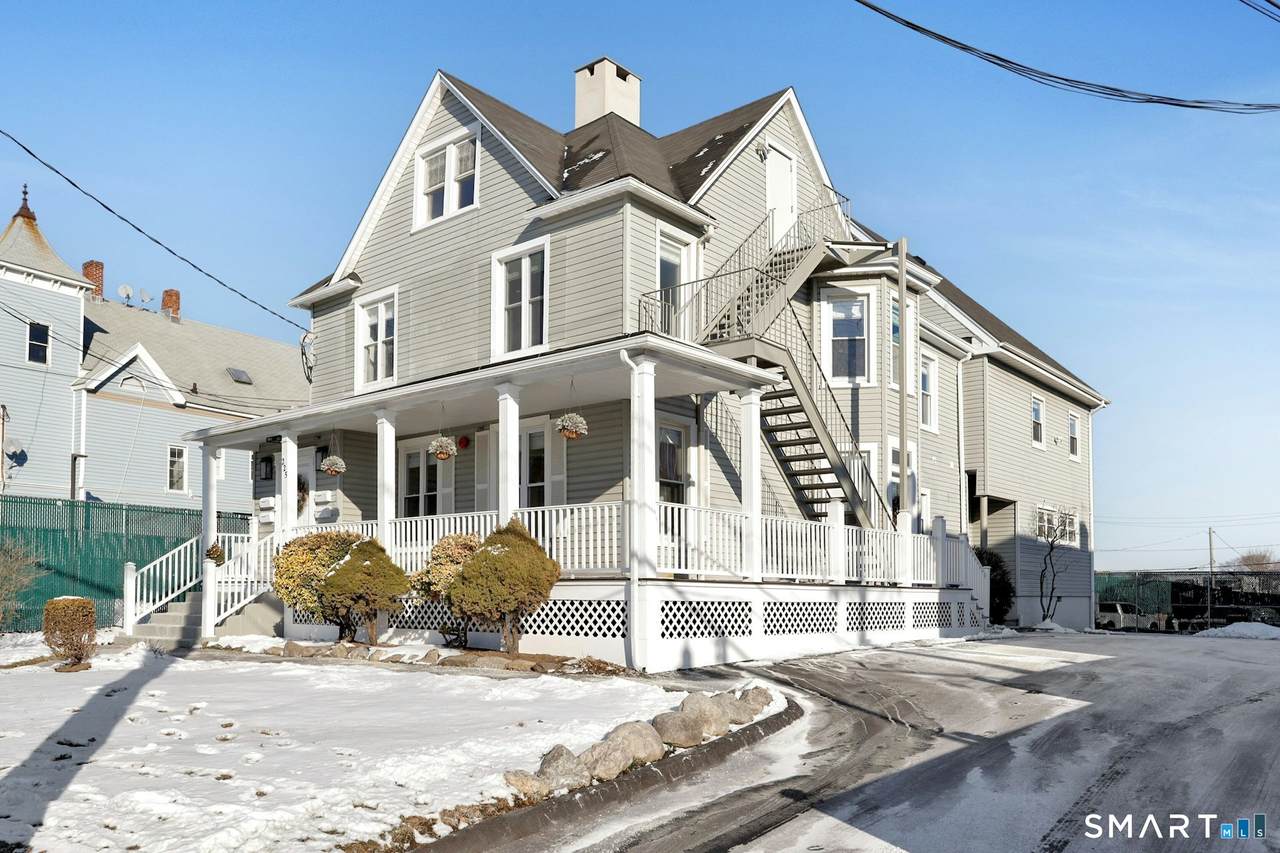 225 Washington Boulevard - Photo 1
