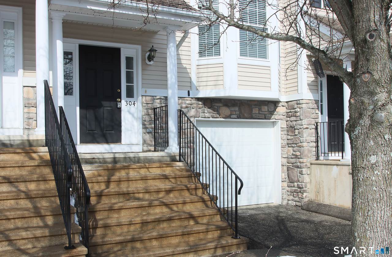 304 Sienna Drive - Photo 1