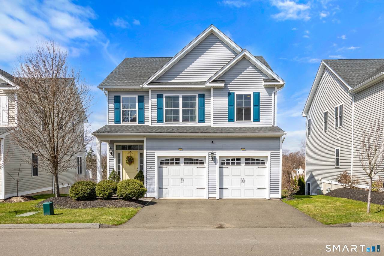 39 Lexington Gardens - Photo 1