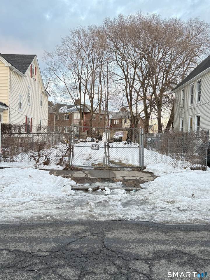 202 Hewitt Street - Photo 1