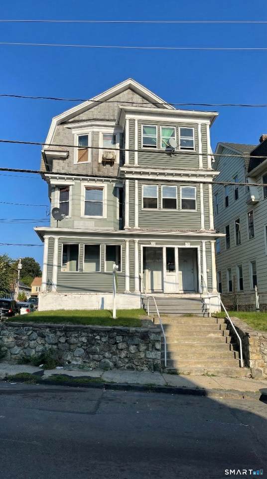 895 Baldwin Street - Photo 1
