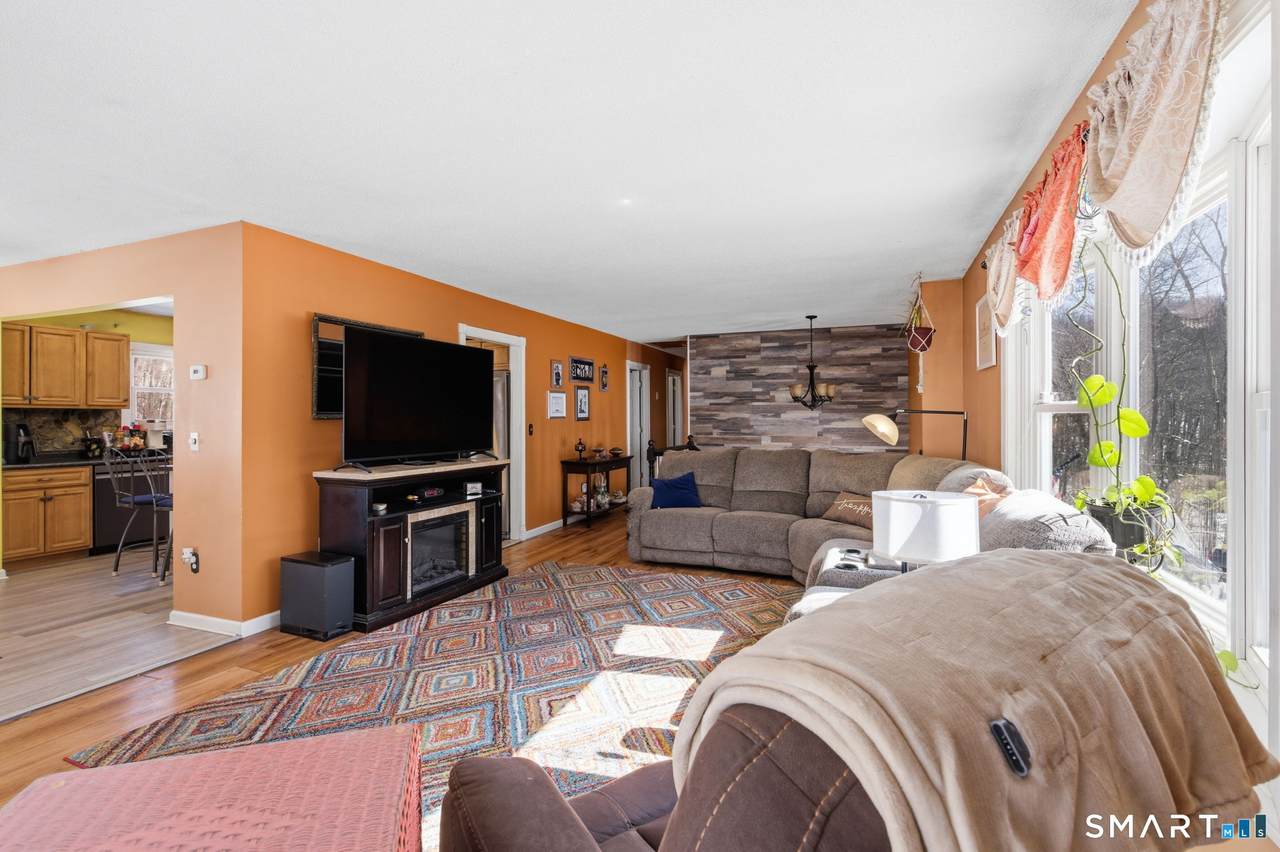 https://bt-photos.global.ssl.fastly.net/ctmls/1280_boomver_1_24156615-1.jpg