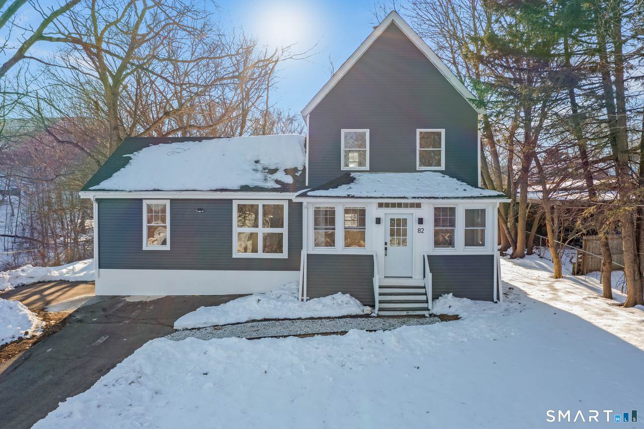 82 Hemlock Street - Photo 1