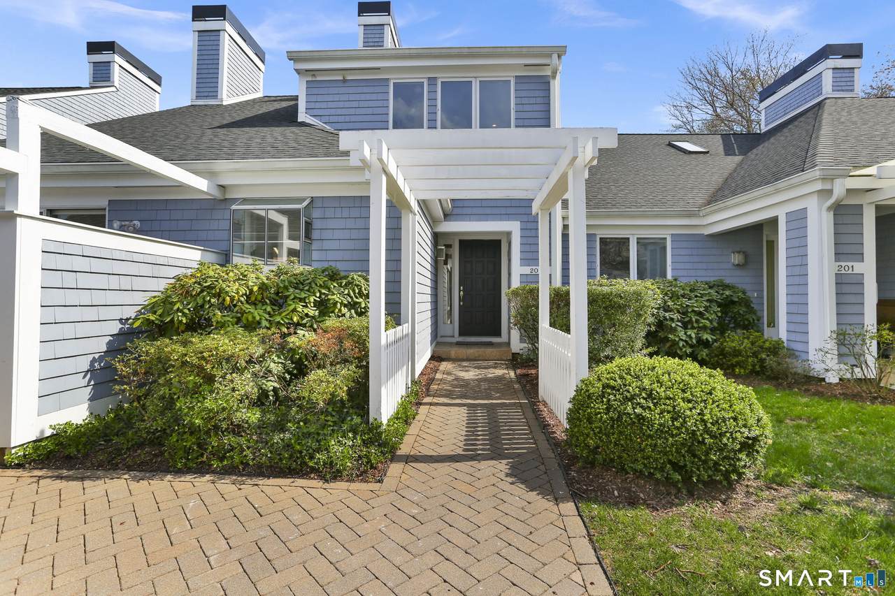 203 Lansdowne - Photo 1