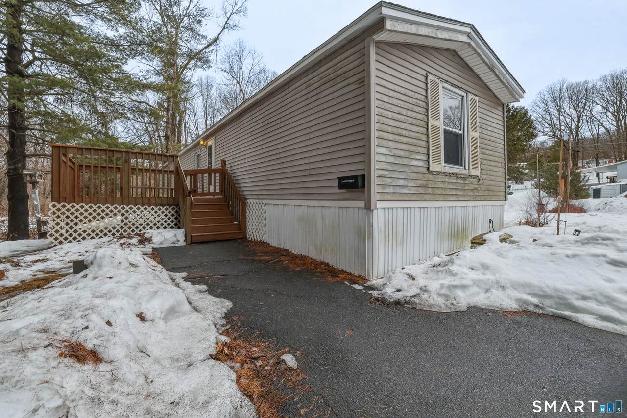 325 Kelly Road - Photo 1