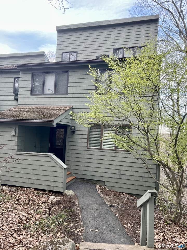 305 Cliffside Drive - Photo 1