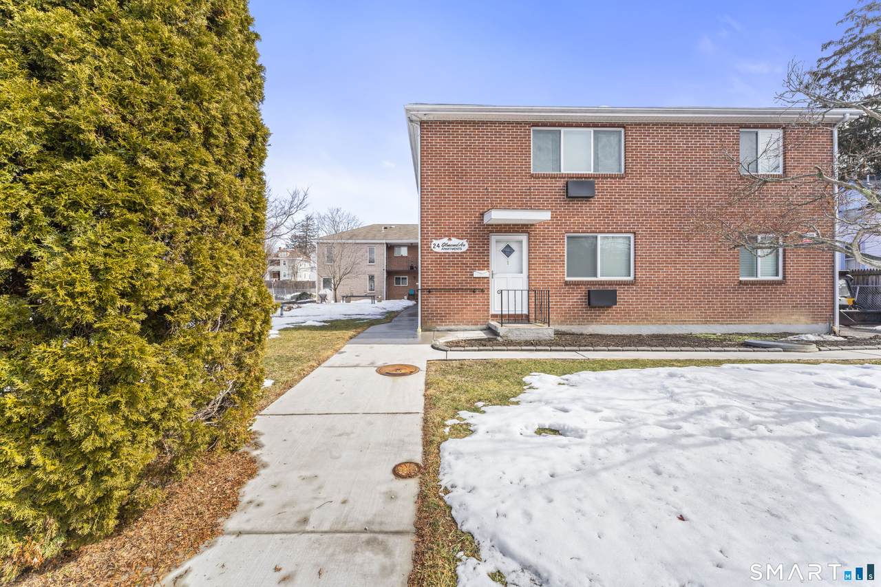 24 Glenwood Avenue - Photo 1