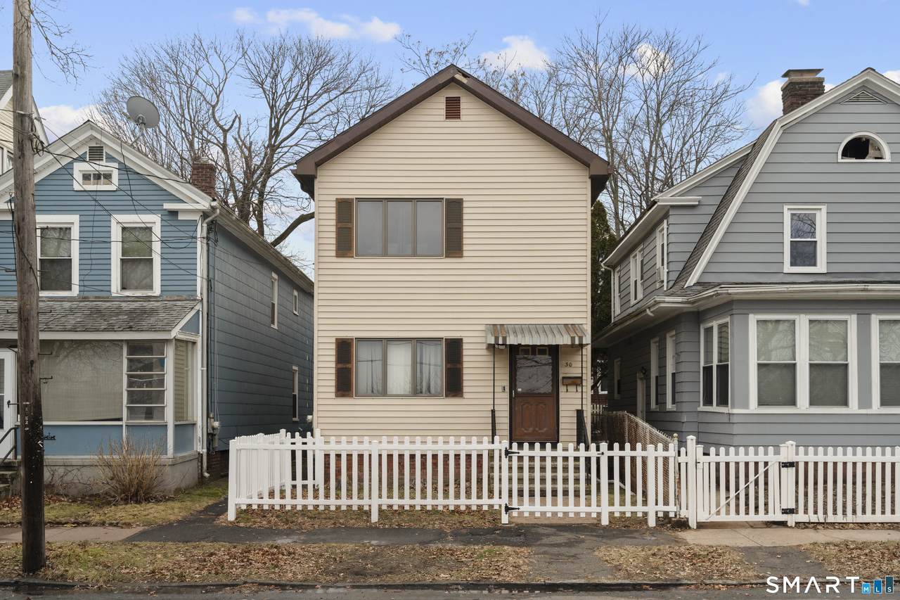 30 Hallock Avenue - Photo 1