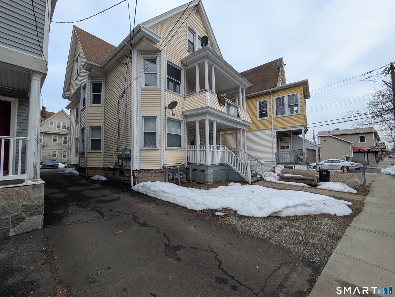 1007 Campbell Avenue - Photo 1