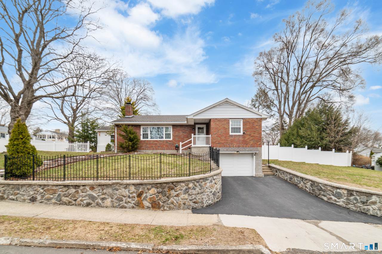 61 Clearview Circle - Photo 1